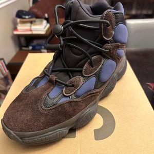 adidas Yeezy 500 High
Tyrian